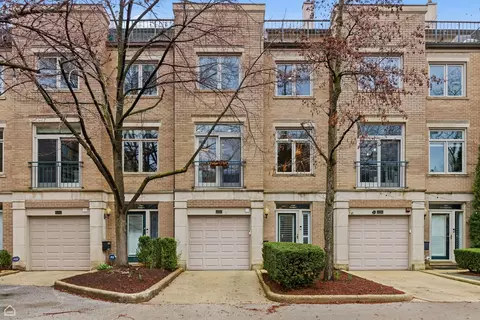2718 N Southport Ave #B, Chicago, IL 60614