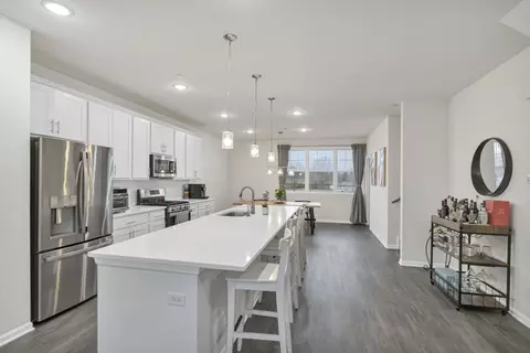Kitchen - 2720 Lily Ln, Rolling Meadows, IL 60008 photo 1 of 4