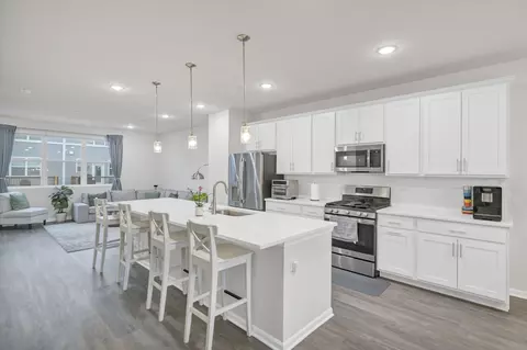 Kitchen - 2720 Lily Ln, Rolling Meadows, IL 60008 photo 4 of 4
