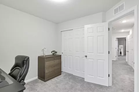 Entry Way - 2720 Lily Ln, Rolling Meadows, IL 60008 photo 2 of 3