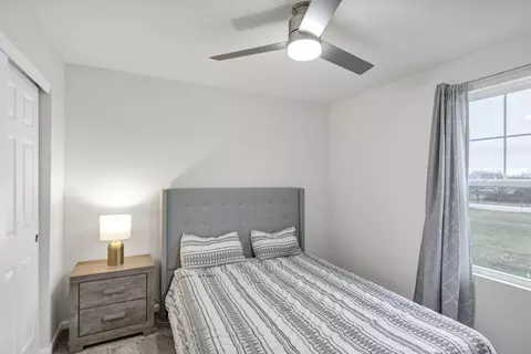 Bedroom - 2720 Lily Ln, Rolling Meadows, IL 60008 photo 2 of 3