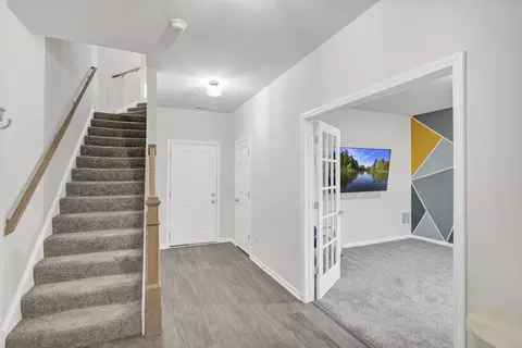 Entry Way - 2720 Lily Ln, Rolling Meadows, IL 60008 photo 3 of 3