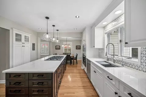 Kitchen - 128 Parkview Rd, Glenview, IL 60025 photo 3 of 3