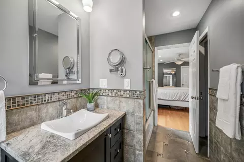 Bath - 128 Parkview Rd, Glenview, IL 60025 photo 2 of 5
