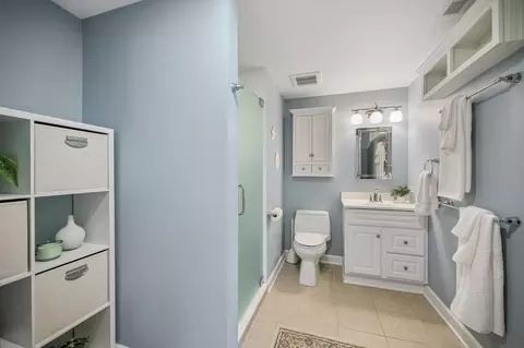 Bath - 128 Parkview Rd, Glenview, IL 60025 photo 5 of 5