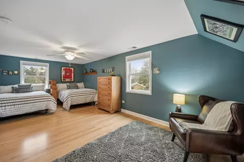 Bedroom - 128 Parkview Rd, Glenview, IL 60025 photo 2 of 4