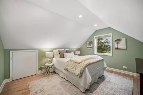 Bedroom - 128 Parkview Rd, Glenview, IL 60025 photo 4 of 4