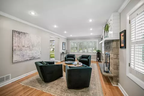 Living - 128 Parkview Rd, Glenview, IL 60025 photo 1 of 5