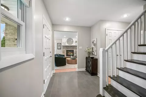 Entry Way - 128 Parkview Rd, Glenview, IL 60025 photo 1 of 2