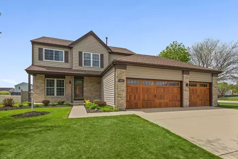698 Juli Dr, South Elgin, IL 60177