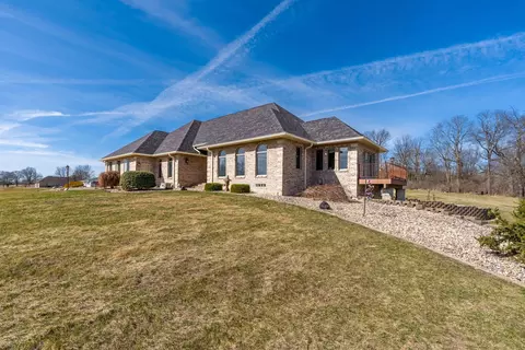 21927 71st Ave N, Port Byron, IL 61275