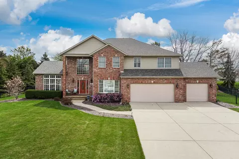3 Strawberry Rd, Bloomington, IL 61704