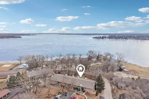 67 Woodhills Bay Rd, Fox Lake, IL 60020