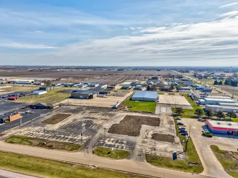 3705 Frontage Rd, Peru, IL 61354 photo 2