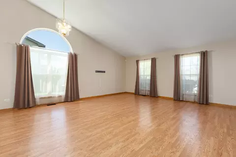 Living - 7202 Faxton Ln, Plainfield, IL 60586 photo 3 of 6