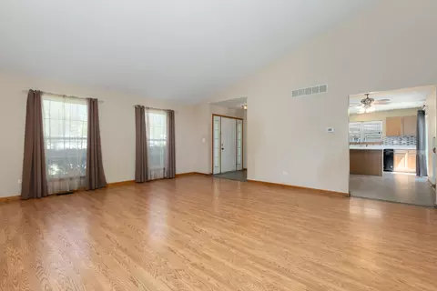 Living - 7202 Faxton Ln, Plainfield, IL 60586 photo 2 of 6
