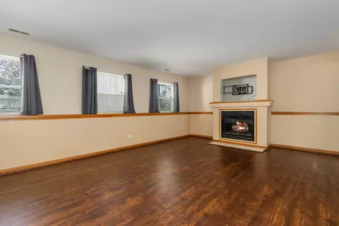 Living - 7202 Faxton Ln, Plainfield, IL 60586 photo 4 of 6