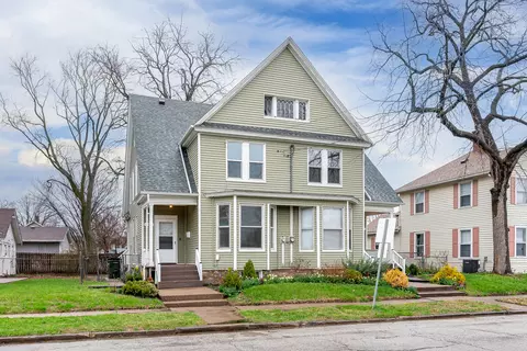 408 W 15th St, Davenport, IA 52803