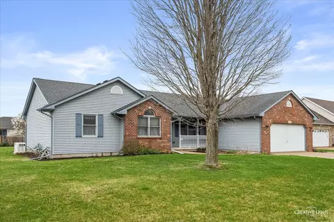 1522 Lorraine Dr, Sandwich, IL 60548