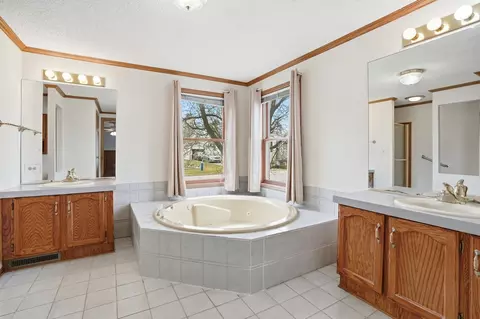 1 Swallow Ln, Beecher, IL 60401 photo 14