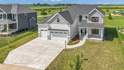 4812 Oakdale Dr, Champaign, IL 61822