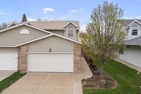 3028 Red Wing Ct, Bettendorf, IA 52722