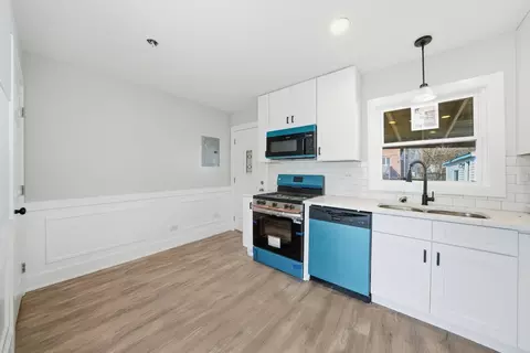 Kitchen - 8516 Austin Ave, Burbank, IL 60459 photo 1 of 2