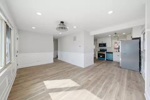 Living - 8516 Austin Ave, Burbank, IL 60459 photo 4 of 5