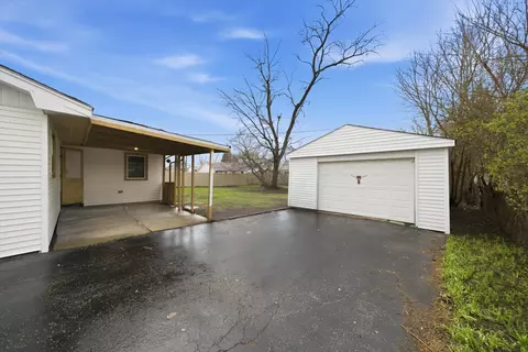 Exterior - 8516 Austin Ave, Burbank, IL 60459 photo 3 of 5