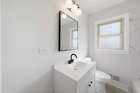 Bath - 8516 Austin Ave, Burbank, IL 60459 photo 1 of 4