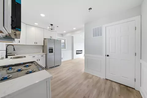 Entry Way - 8516 Austin Ave, Burbank, IL 60459 photo 1 of 1