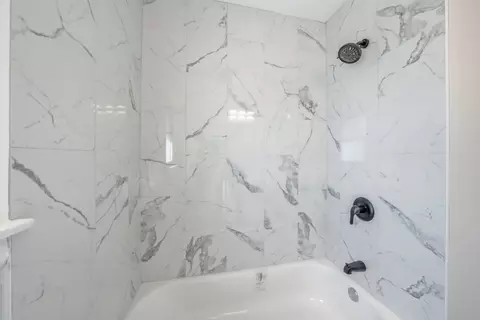 Bath - 8516 Austin Ave, Burbank, IL 60459 photo 2 of 4
