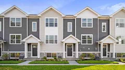 1403 Oakfield Ln, Pingree Grove, IL 60140