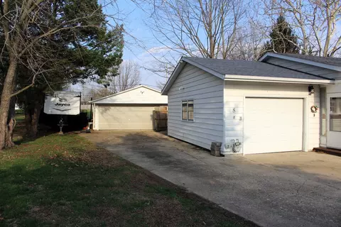 Other - 8 Edgelea Cir, Clinton, IL 61727 photo 5 of 6