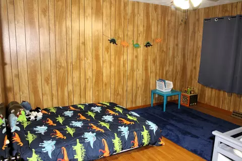 Bedroom - 8 Edgelea Cir, Clinton, IL 61727 photo 5 of 7