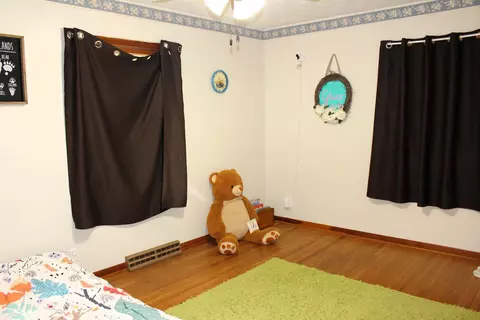 Bedroom - 8 Edgelea Cir, Clinton, IL 61727 photo 3 of 7