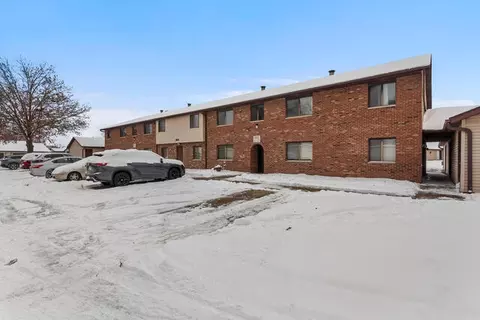 1801 Richardson Dr #2, Urbana, IL 61802
