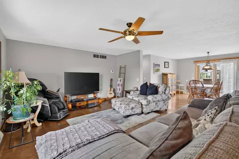 Living - 3365 N School Dr, Morris, IL 60450 photo 1 of 5