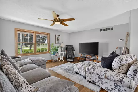 Living - 3365 N School Dr, Morris, IL 60450 photo 5 of 5