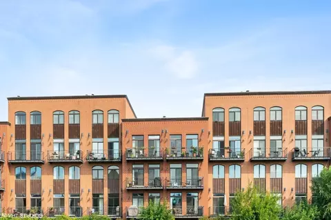 1830 N Winchester Ave #105, Chicago, IL 60622