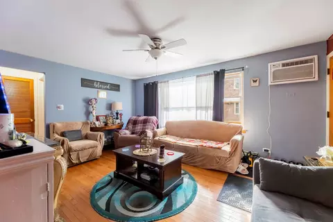 Living - 4423 Eberly Ave, Brookfield, IL 60513 photo 2 of 6