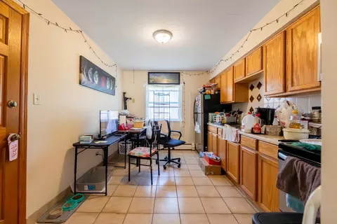 Kitchen - 4423 Eberly Ave, Brookfield, IL 60513 photo 4 of 9