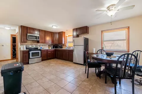 Kitchen - 4423 Eberly Ave, Brookfield, IL 60513 photo 3 of 9