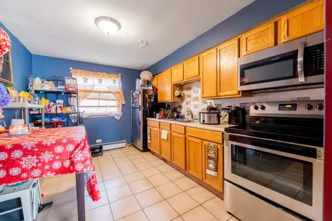 Kitchen - 4423 Eberly Ave, Brookfield, IL 60513 photo 6 of 9