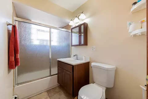 Bath - 4423 Eberly Ave, Brookfield, IL 60513 photo 1 of 4