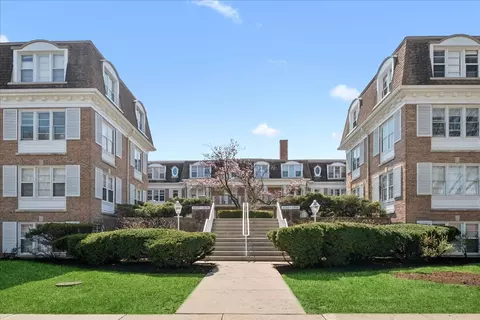 2234 Central St #3, Evanston, IL 60201