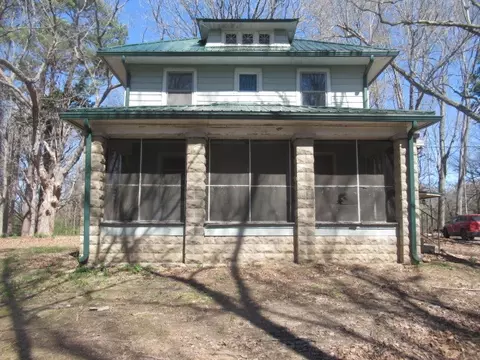 125 Hide Park Pl, Carbondale, IL 62901