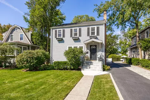 306 Northwood Rd, Riverside, IL 60546