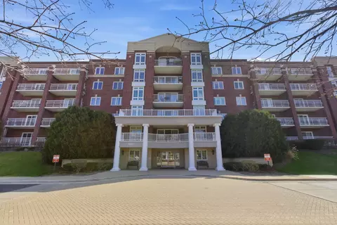 7051 W Touhy Ave #610, Niles, IL 60714