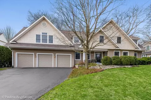 528 S Cook St, Barrington, IL 60010